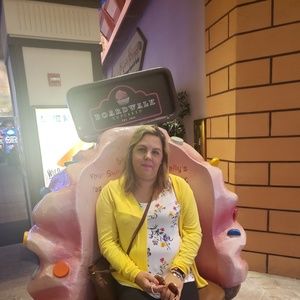 Meet your Posher, Christina